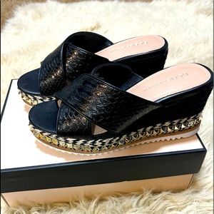 BCNGenerations black wedge sandal